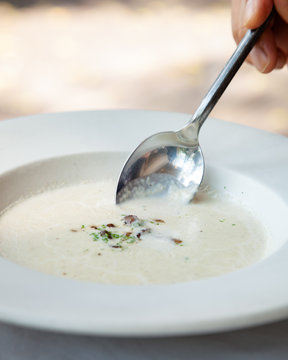 White creamy oringi and staw mushroom soup