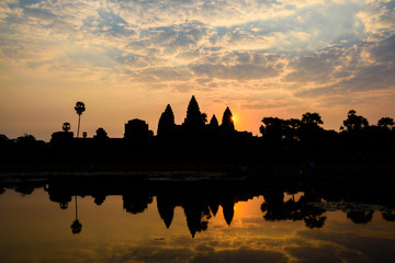 Fototapeta na wymiar Beautiful 12th century Khmer Temple, Angkor Wat Silhouette During Sunrise, Siem Reap, Cambodia