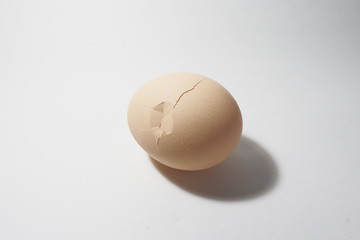 ひび割れた玉子