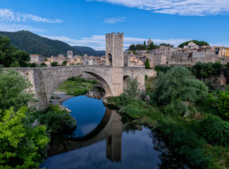 Fototapeta na wymiar Panoramic view of the town of Besalu, in Girona. Spain