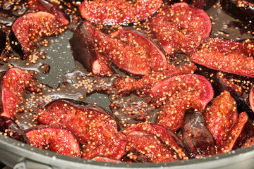 Caramellized black figs, tasty ingredient for every kind of dessert