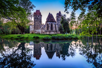 Obraz premium Ruins of castle Pottendorf