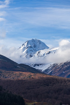 pic du midi dans les pyr&eacute;n&eacute;es au lac de payolle