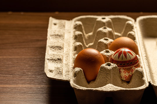 Pêssanka ou Pysanka, ovo colorido a mão de origem eslava