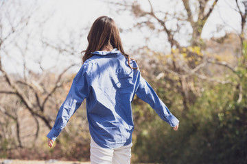 若い女性のポートレート