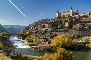 Fototapeta na wymiar Alcazar de Toledo on the Tagus river, Spain.