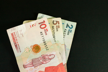 Dinero Colombiano