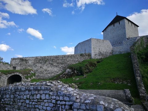castle medieval fortress ottomann empire dvorac tvrdzava tešanj city 