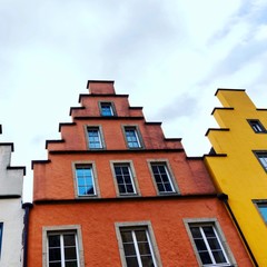 Fototapeta na wymiar interesting and colourful skyline of buildings in Germany 