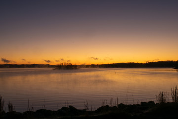 Obraz premium sunset over lake