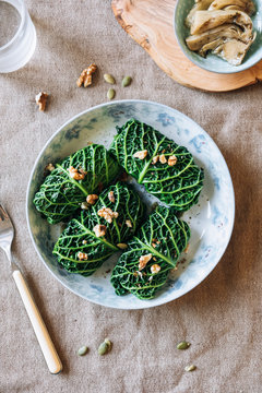 Stuffed savoy cabbage leaves