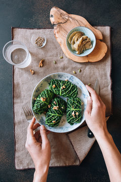Stuffed savoy cabbage leaves