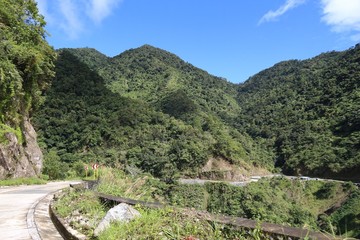 Fototapeta na wymiar Philippines mountain road