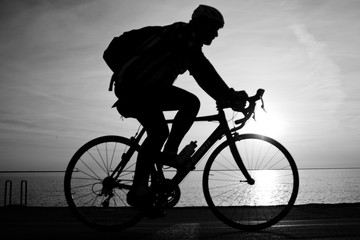 Obraz premium silhouette of cyclist