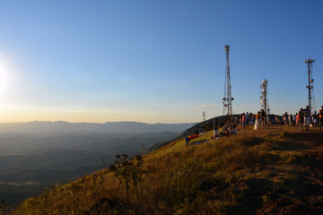 Fototapeta na wymiar Antena de telefonia na montanha