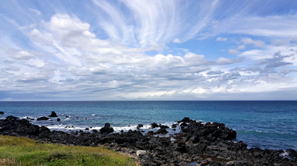 제주도 푸른 바다와 하얀 구름 그리고 파도