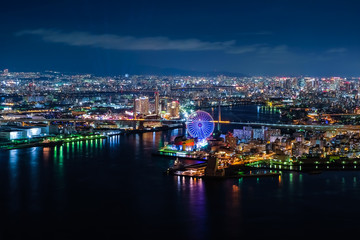 Obraz premium 大阪 夜景 さきしまコスモタワー（大阪府咲洲庁舎）から