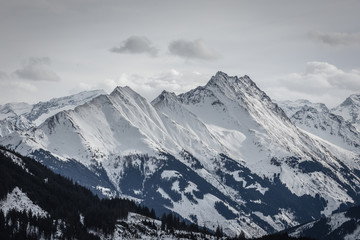 Fototapeta na wymiar Austrian mountains in winter