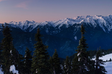 Fototapeta premium Dawn on winter mountain ridge