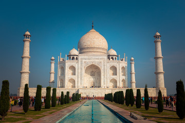 Fototapeta premium Taj Mahal monument in Agra, India.