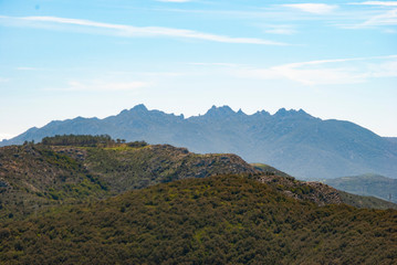 Panorama da Musui, sullo sfondo le cime dei Sette Fratelli