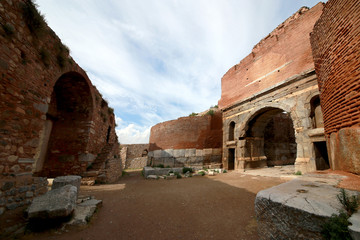 Part of İznik's Roman-Byzantine fortifications, the eastern Lefke Gate comprises three gateways dating from Byzantine times.