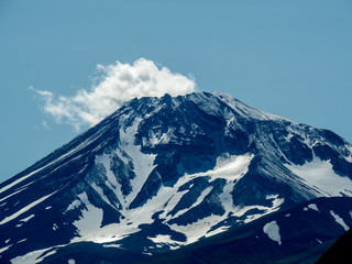 Fototapeta na wymiar Kambalny Volcano