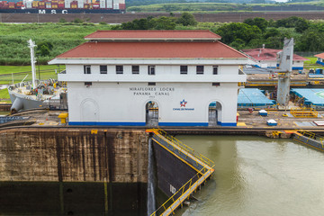 Fototapeta na wymiar Ship in Panama Canal