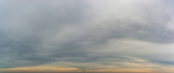 Obraz premium Fantastic clouds at sunrise