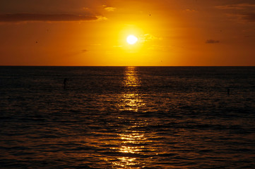 ハワイ　南国　海　ビーチ　夕日　サンセット　オレンジ