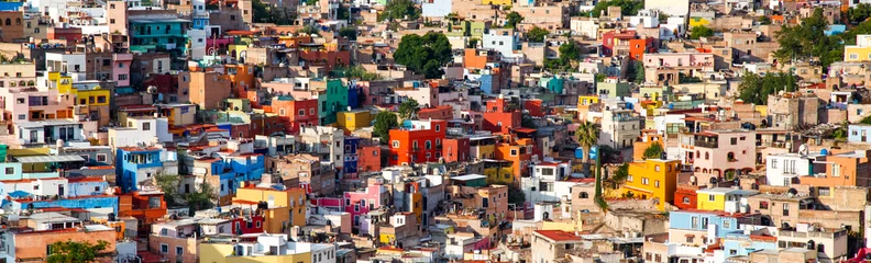 farbenfrohes Stadtbild der mexikanischen Stadt Guanajuato Mexiko © twixx