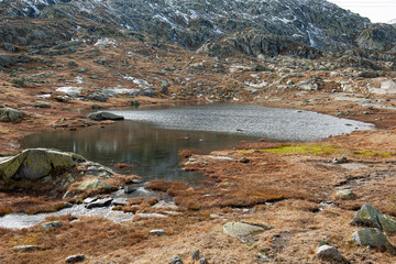 Teich am Gotthardpass, Uri, Schweiz