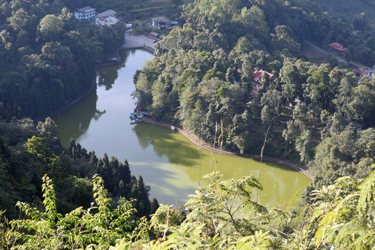Lampokhari is the oldest freshwater lake in Sikkim at an elevation of 1400 m and is popularly known as the Aritar Lake amongst the natives