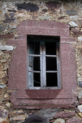 Fototapeta na wymiar ventana piedra antigua de pueblo arte rural 
