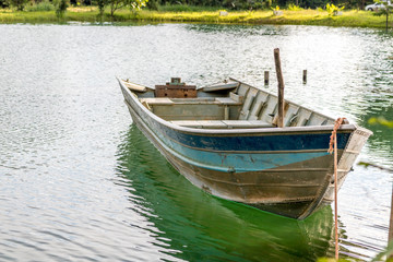 Obraz premium boat in a lake in amazon