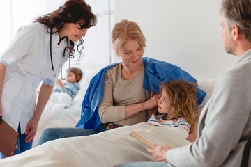 Obraz premium Dziewczyna w trakcie zabiegu