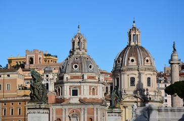 Fototapeta na wymiar Santa Maria di Loreto, Santissimo Nome di Maria al Foro Traiano, Trajanssäule, Rom