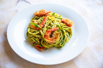 King prawns and pesto sauce with spaghetti