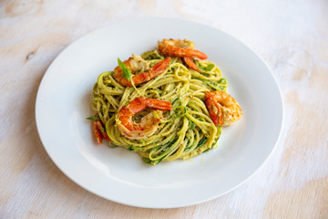 King prawns and pesto sauce with spaghetti