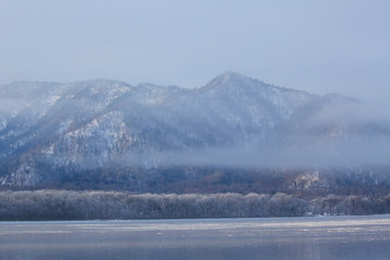 朝モヤの藻琴山	