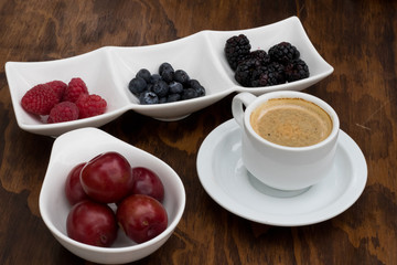 Café expresso con frutos rojos 