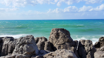 Sycylia, Cefalu, Włochy, skalisty brzeg morza