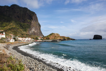 Fototapeta na wymiar The beautiful coast of the Atlantic ocean on Madeira