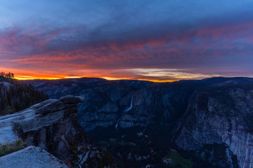 Fototapeta na wymiar Sunset over Yosemite national park, CA