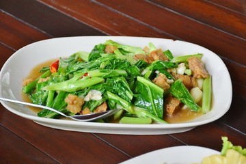 salad with chicken and vegetables