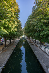 Fototapeta na wymiar le canal saint martin