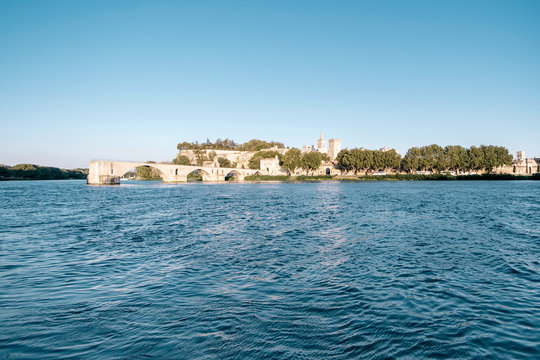 Blick auf Avignon im Sommer, S&uuml;dfrankreich