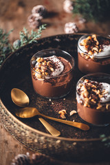 Petits Pots de Crème au Chocolat Vegan, Mousse au lait de coco et Noisettes. - 311005299