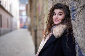 Obraz premium Fashionable young urban lady