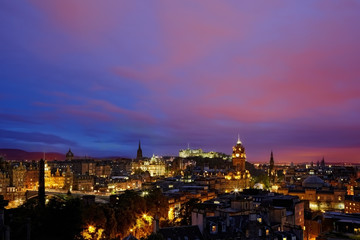 Fototapeta na wymiar sunset over night Edinburgh, Scotland